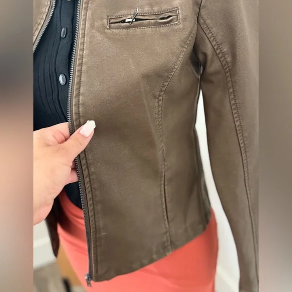 NWT Wild Fable Women's Zip-Up Winter Faux Leather Racing Jacket Brown - Picture 8 of 10